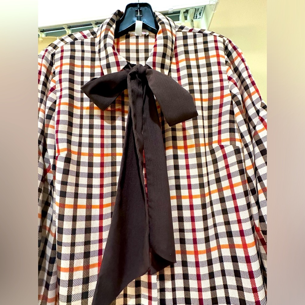 Shirt with bow